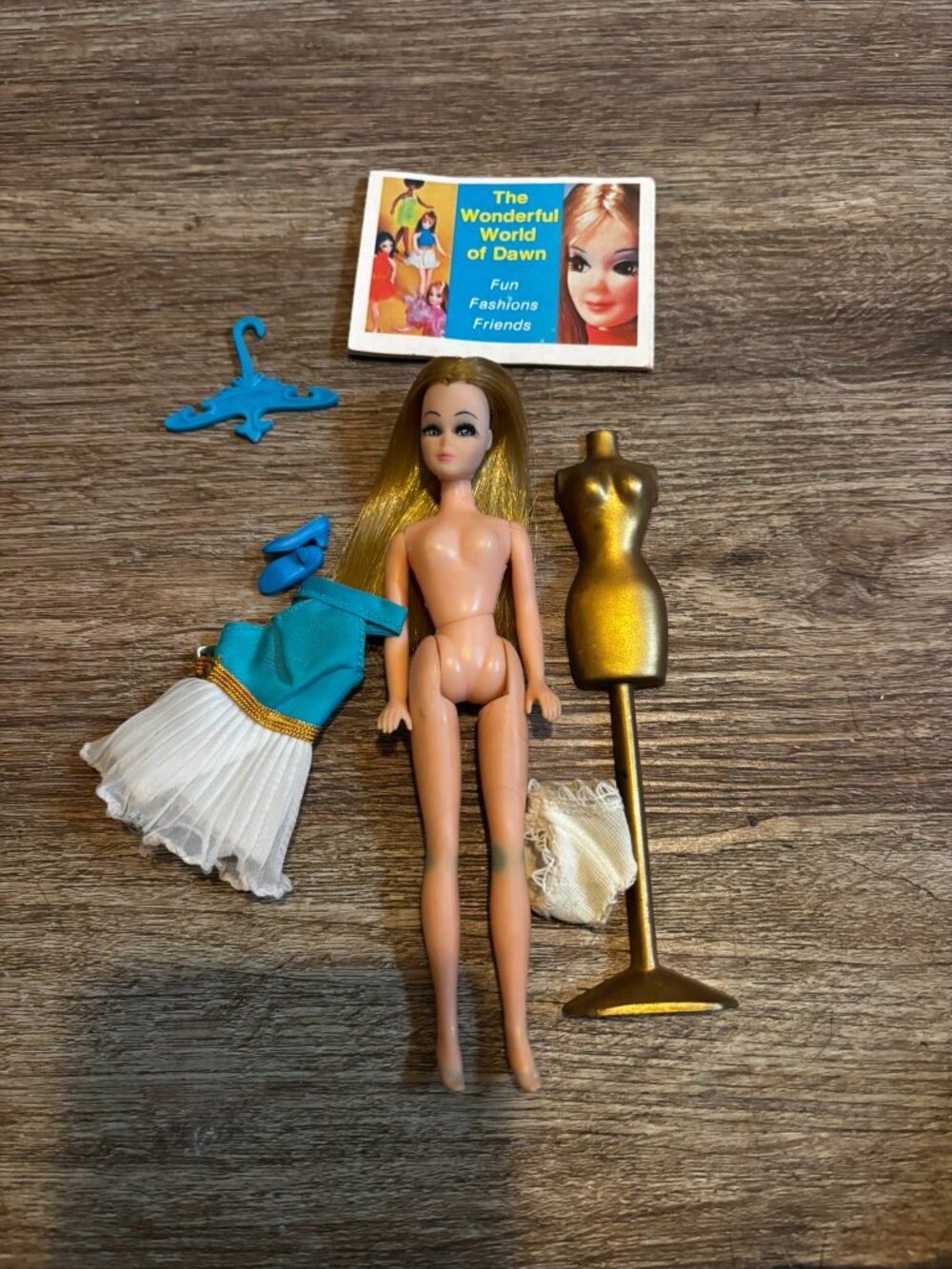 Original Topper Dawn doll wearing original clothes